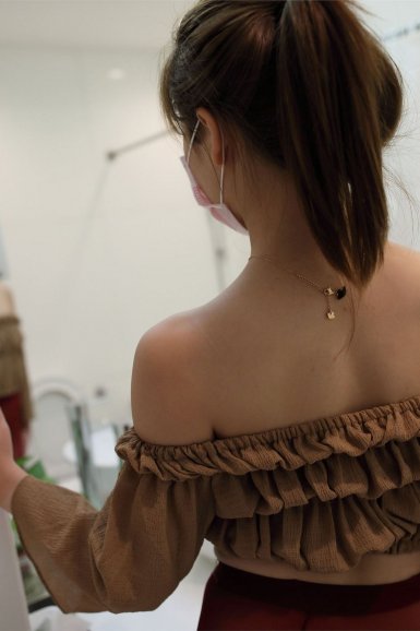 完美体育直播机构:满满的母爱!谢娜带女儿打疫苗泪奔 颖儿也留言有同感(图4) 完美体育品牌